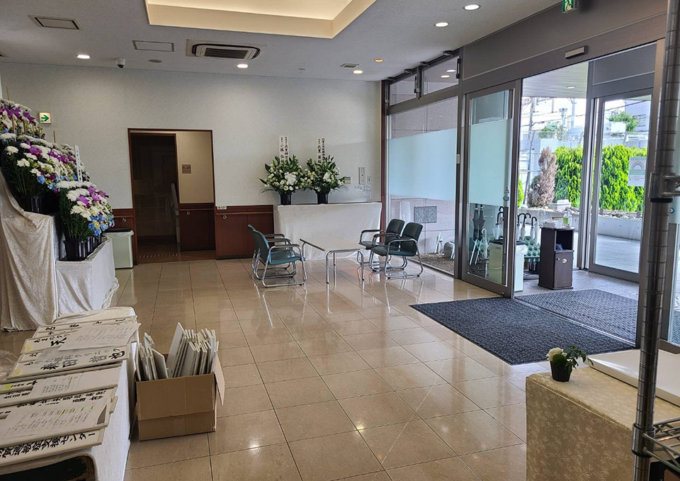 町田市家族葬 東横メモリアルが紹介するみなみ会館の玄関ロビー