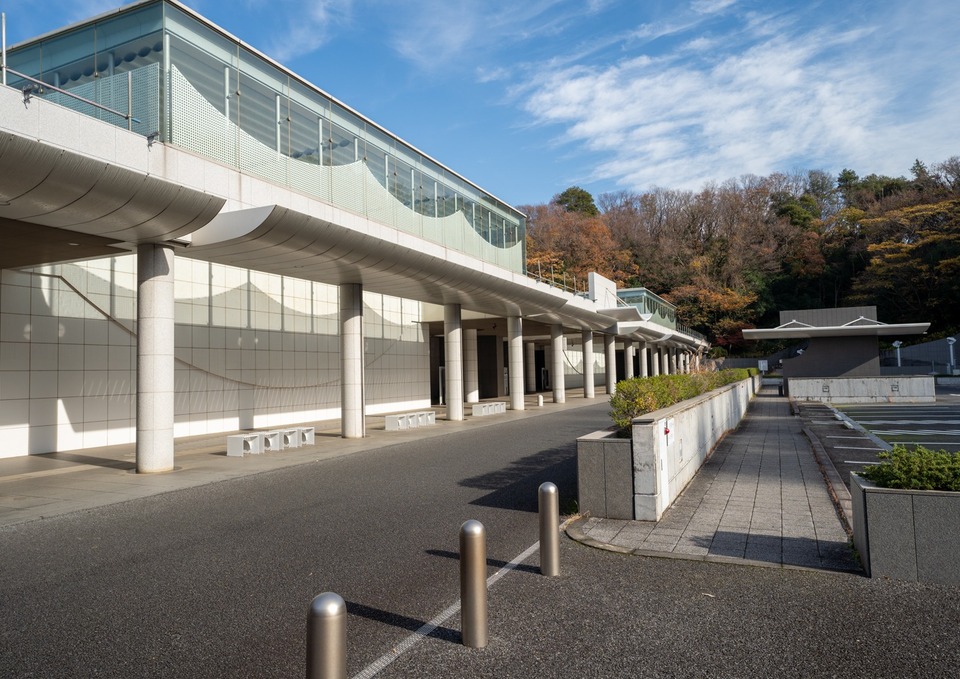 町田市周辺の葬儀・家族葬で利用できる横浜市北部斎場の外観の一つ